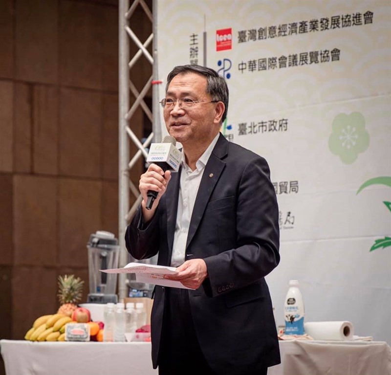 台北市副市長蔡炳坤(圖)日前向台北市長柯文哲請辭,經過柯文哲慰留後,蔡炳坤將繼續留在北市府打拚。(圖取自facebook.com/Tsai.Pingkun.fans)
