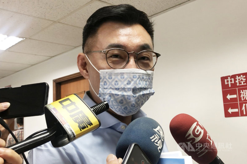 國民黨籍台北市議員徐巧芯、朱立倫辦公室發言人凌濤等藍營青年,21日成立國家安全青年智庫。國民黨主席江啟臣(圖)表示,大家都希望黨更好,分進合擊,就是監督民進黨。中央社記者趙麗妍攝 110年4月21日