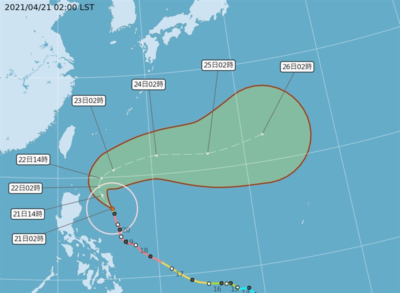 據氣象局網站,舒力基已降為中颱,預估22日轉向東北。氣象專家吳德榮指出,未來4天要注意長浪。(圖取自氣象局網頁cwb.gov.tw)