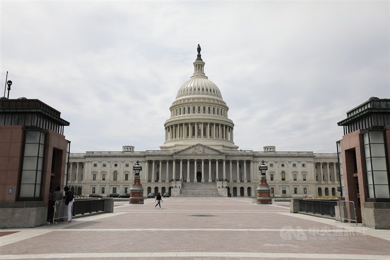 美國聯邦眾議院22日再次通過讓華盛頓特區成為美國第51州的法案。圖為美國國會外觀。(中央社檔案照片)