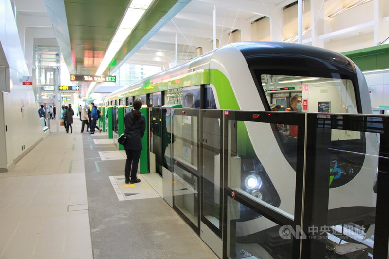 台中市政府向交通部提報審查捷運系統整體路網評估計畫，獲交通部原則同意備查，規劃藍線、橘線與即將正式通車的綠線做串聯。中央社記者蘇木春攝 110年4月24日