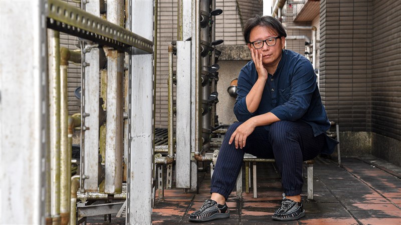楊力州闖蕩紀錄片圈,25年來用「誠實」撐起紀錄片的真實感。(攝影:鄭清元)