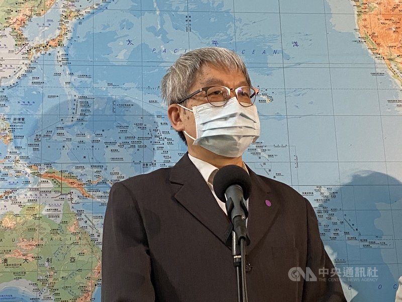 駐日代表謝長廷日前說,台灣核電廠也排放含氚核廢水入海引發討論。原能會輻射防護處長劉文熙(圖)26日在立法院受訪表示,所有核電廠都需遵循各國相關法規規定,亦即須符合排放限量前提就能排入海洋。中央社記者黃麗芸攝 110年4月26日