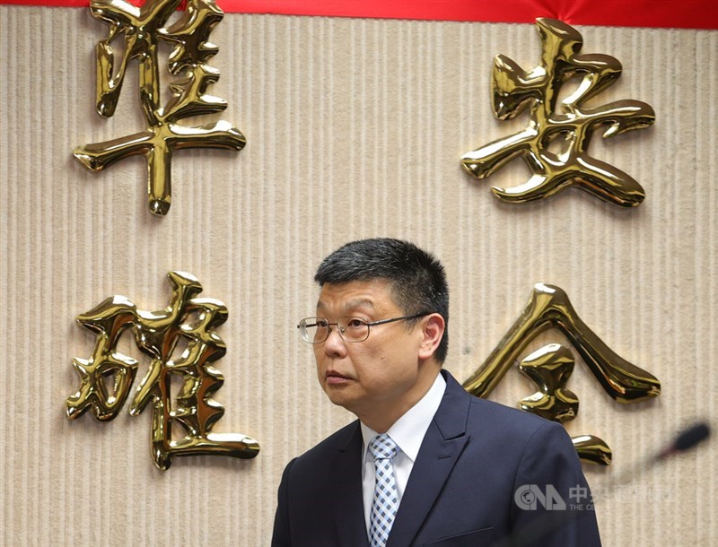 交通部台灣鐵路管理局27日上午舉行局長交接暨宣誓典禮,台鐵新任局長杜微表示,台鐵應該深切檢討,勇於推動改革,在行車安全和工地安全立即建立改善機制、全面防止破口。中央社記者謝佳璋攝 110年4月27日