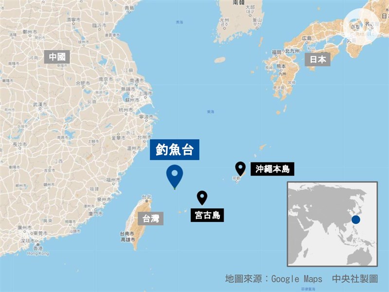 中國航空母艦遼寧號27日穿過日本沖繩本島與宮古島間海域北上東海,艦載直升機一度接近釣魚台列嶼。(中央社製圖)