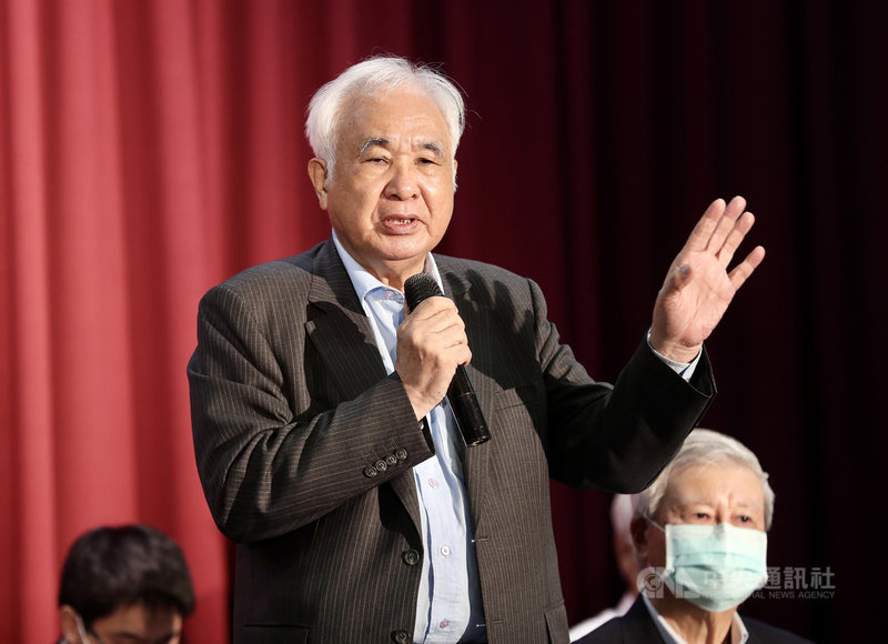 台灣新憲聯合陣線29日下午在台北舉行記者會,總統府資政姚嘉文出席表示,要達到台灣加入聯合國這個目的,台灣內部必須要正名制憲,讓支持台灣是一個國家的力量壯大,讓台灣想做聯合國會員國的聲音愈大愈好,有一天會達成目標。中央社記者張皓安攝 110年4月29日