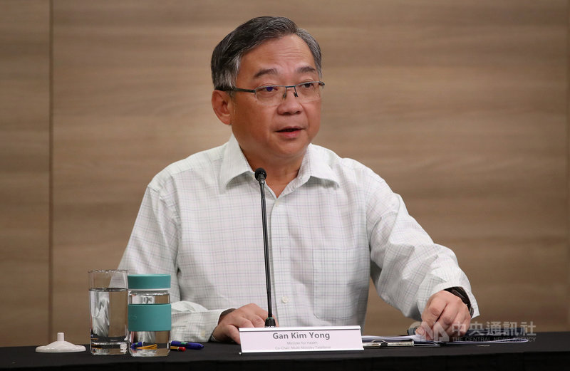 新加坡衛生部長顏金勇30日在跨部會抗疫工作小組線上記者會上表示,過去3週新增的本土案例令人感到擔憂。(新加坡通訊及新聞部提供)中央社記者侯姿瑩新加坡傳真 110年4月30日