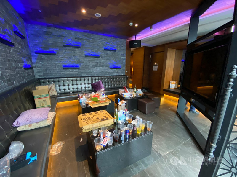 台中一名林姓男子到南屯區一處汽車旅館參加派對,飲酒後卻突陷昏迷,消防局獲報到場將人緊急送醫但仍宣告不治。警方已報請檢方會同法醫相驗,釐清死因。(民眾提供)中央社記者蘇木春傳真 110年5月1日