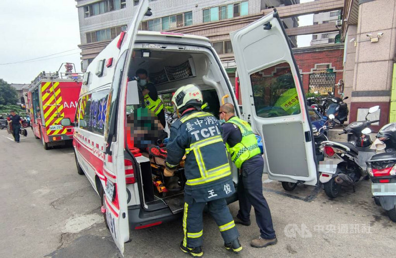 台中停車場意外男子摔落機械車位下層命危送醫 社會 中央社cna