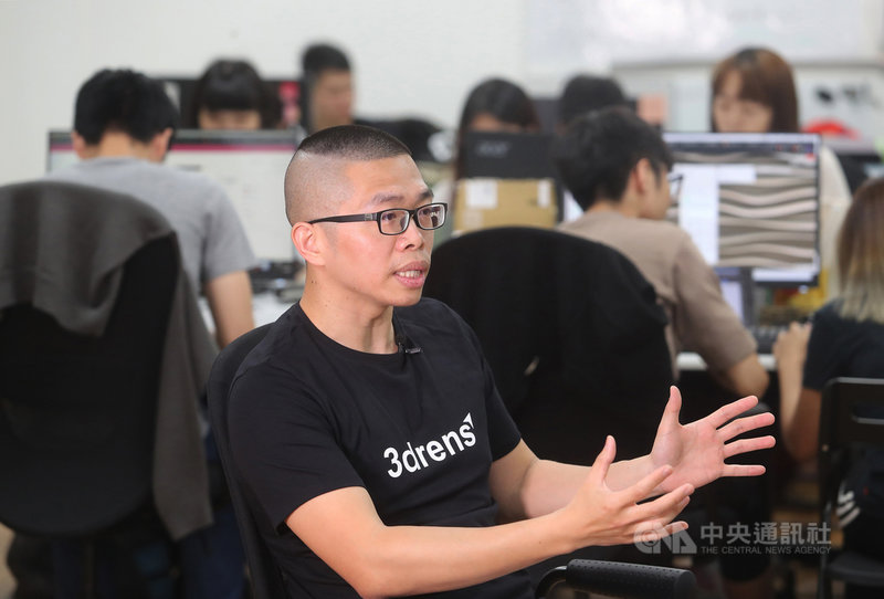 台灣新創公司「三維人3drens」創辦人余嘉淵暢談創業歷程及未來願景,夢想像晶片大廠英特爾創造出電腦處理器Intel Inside的響亮名聲,打造3drens Inside車聯網品牌。中央社記者裴禛攝 110年5月2日
