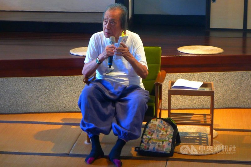 詩人管管(圖)5月1日過世,享耆壽92歲。文化部長李永得表達深切的哀思與敬意。圖為管管2019年出席國立台灣文學館「詩的復興」活動。(國立台灣文學館提供)中央社記者趙靜瑜傳真 110年5月2日