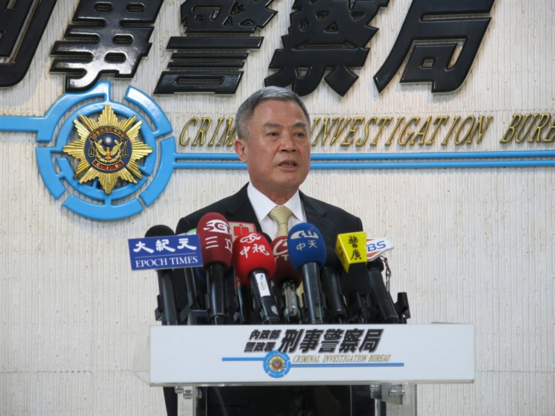 刑事局長黃嘉祿4日在記者會中表示,現在訊息傳播很快,哪個縣市發生社會案件,全國很快就都知道,才會讓外界容易有治安頻出狀況的感覺,但實際犯罪率相較以往是呈現下降趨勢。(刑事局提供)中央社記者黃麗芸傳真 110年5月4日