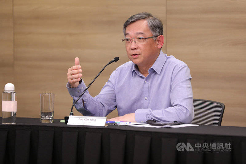 為防疫情擴大,新加坡衛生部長顏金勇4日在線上記者會上表示,當局將強化防疫措施,包括減少社交接觸。(新加坡通訊及新聞部提供)中央社記者侯姿瑩新加坡傳真 110年5月4日