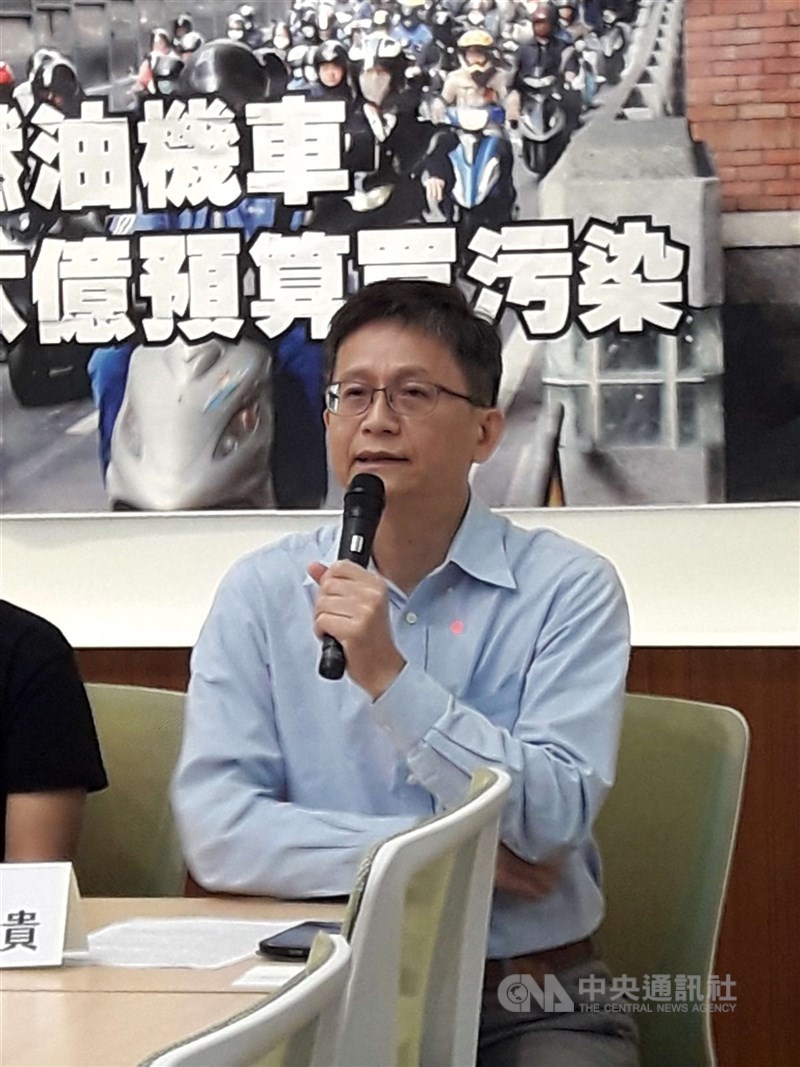行政院3日提出三接外推方案。前環保署副署長、本全律師事務所律師詹順貴(圖)表示認同,認為此方法可達到減煤、非核與生態兼顧的目標。(中央社檔案照片)