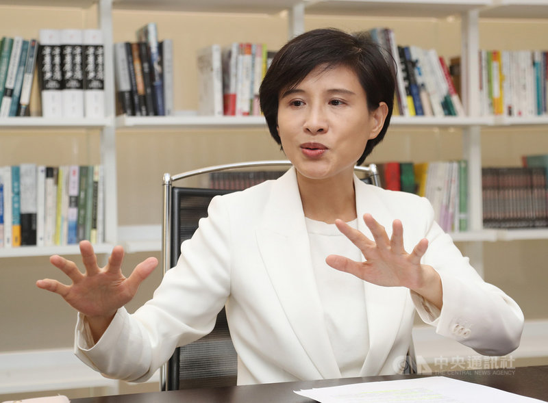 由前文化部長鄭麗君擔任董事長的青平台,新設立「永續民主研究中心」及「民主治理學院」。中央社記者張皓安攝 110年5月6日