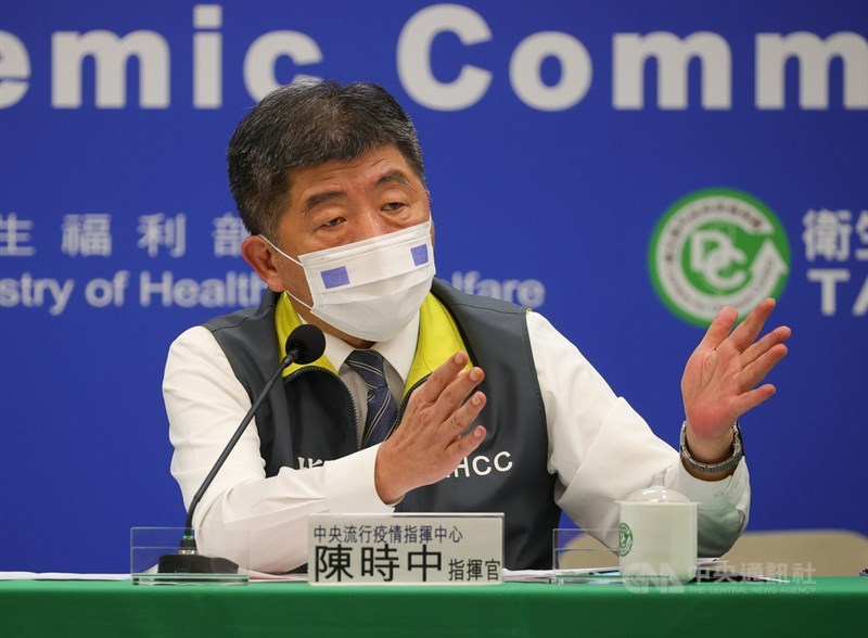 疫情指揮中心5日晚間與華航開會討論,共同擬定機組員清零計畫,指揮官陳時中6日下午將說明相關事宜。(中央社檔案照片)