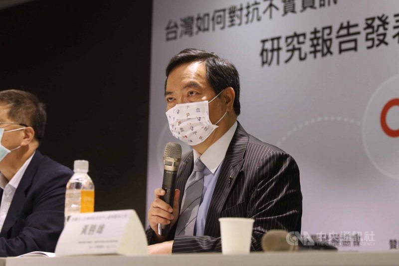 行政院政委兼發言人羅秉成6日表示,台灣因應假訊息的跨部門合作仍有強化必要。中央社記者游凱翔攝 110年5月6日