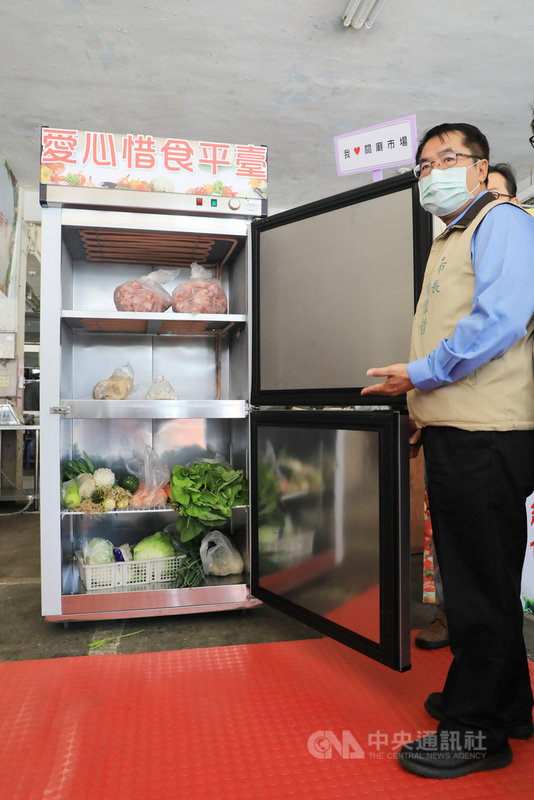台南市長黃偉哲(圖)7日啟用台南市關廟公有零售市場的惜食平台,也讓全市惜食平台增至16處。(台南市政府提供)中央社記者張榮祥台南傳真 110年5月7日