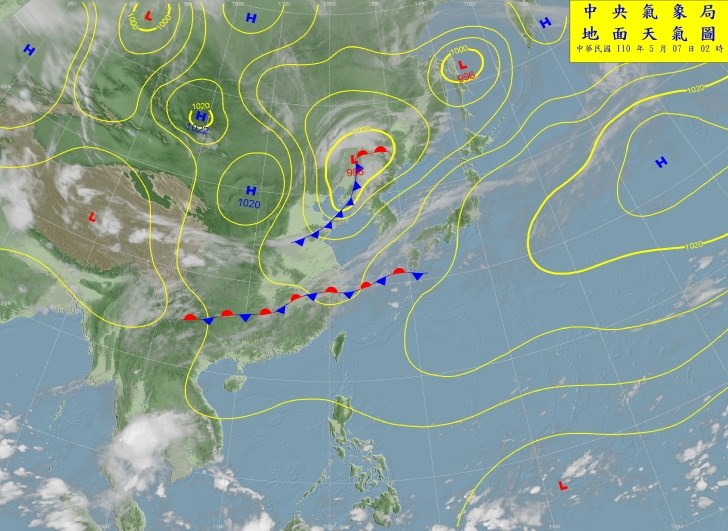 根據中央氣象局7日上午2時的天氣圖,鋒面約位於中國長江流域。(圖取自中央氣象局網頁cwb.gov.tw)