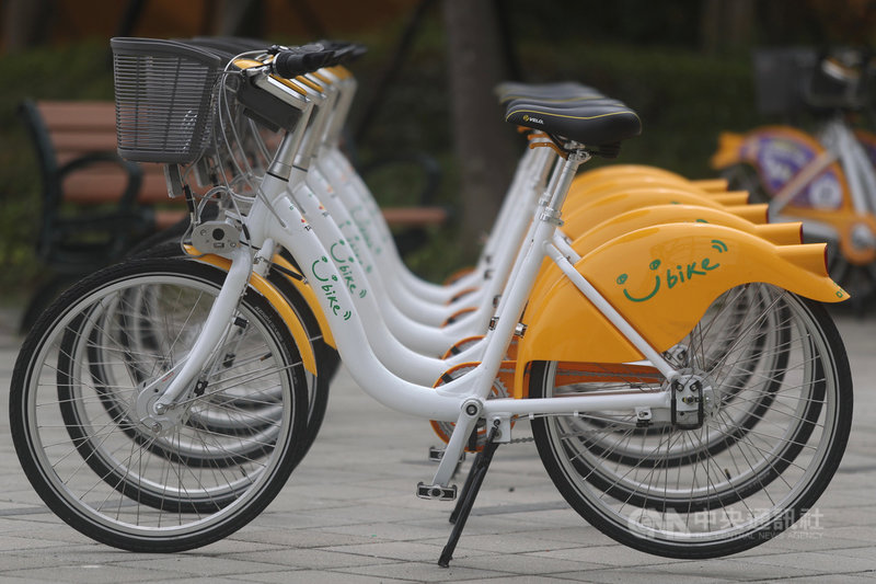 YouBike 2.0於8日正式營運,新啟用160站。台北市交通局表示,1.0站位仍保留,而2.0站點將每週二及週五批次啟用,提醒民眾還車務必分辨清楚。中央社記者吳家昇攝 110年5月8日
