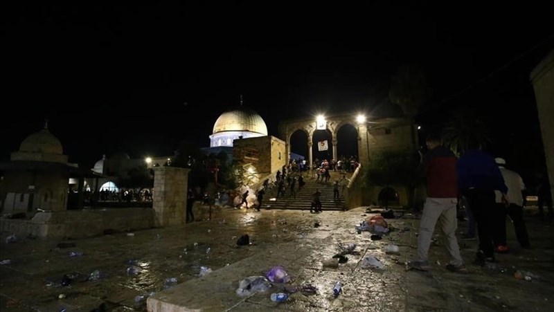 巴勒斯坦醫生和以色列警方表示，耶路撒冷的艾格撒（Al-Aqsa）清真寺院區爆發衝突事件，至少14名巴勒斯坦人和3名以色列警察受傷。（安納杜魯新聞社）