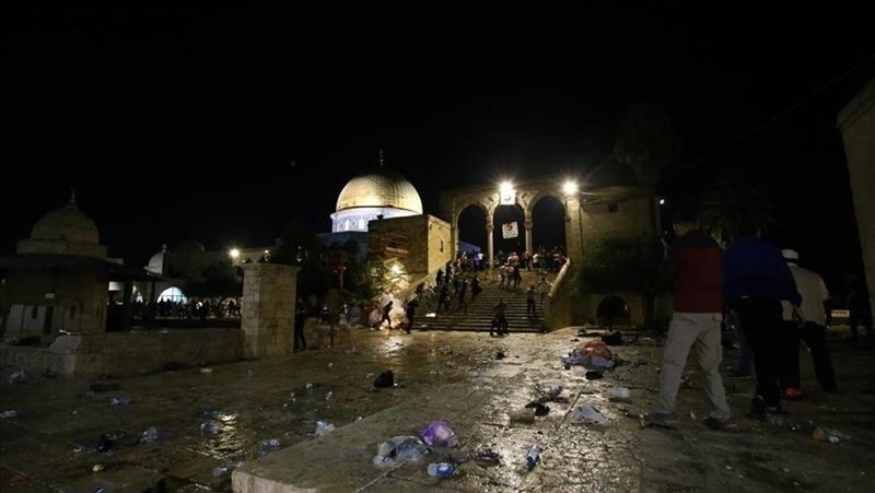 巴勒斯坦醫生和以色列警方表示,耶路撒冷的艾格撒(Al-Aqsa)清真寺院區爆發衝突事件,至少14名巴勒斯坦人和3名以色列警察受傷。(安納杜魯新聞社)