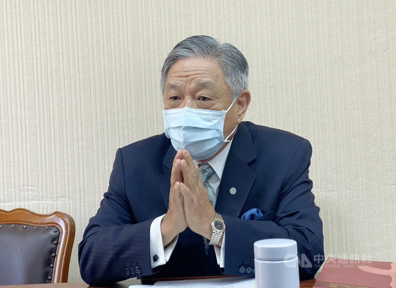 世界衛生大會(WHA)24日將登場,台灣若要如期參與會議,需在歐洲時間10日下班前收到邀請函並完成報到。外交部次長田中光10日列席立法院內政委員會專題報告,他在會前接受媒體相關提問時表示,「我們奮戰到最後一刻」。中央社記者賴言曦攝 110年5月10日