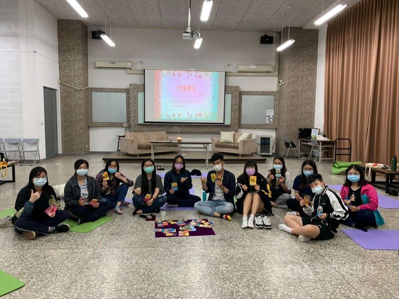 國立金門大學11日表示,學校獲得教育部新台幣近450萬元教育深耕計畫經費,將嘉惠更多經濟弱勢學生,鼓勵學生積極參與各項講座、活動、實習、交換、考證照等,讓大學生活回歸學習正軌,不會因憂慮經濟而本末倒置。(金門大學提供)中央社記者黃慧敏傳真 110年5月11日
