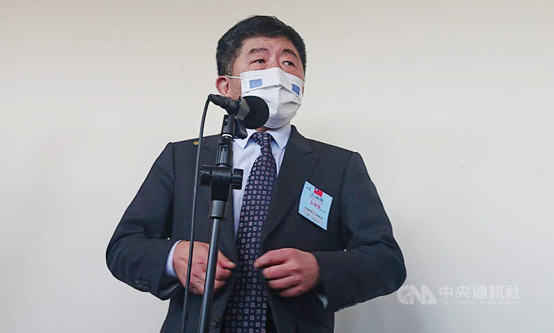 國內出現新北市與宜蘭縣不明感染源武漢肺炎個案,進入社區感染階段,中央流行疫情指揮中心指揮官陳時中12日上午在立法院受訪時說,國內現在不只有2條隱形傳播鏈,強調疫情嚴峻,全民應提高警覺。中央社記者陳婕翎攝 110年5月12日