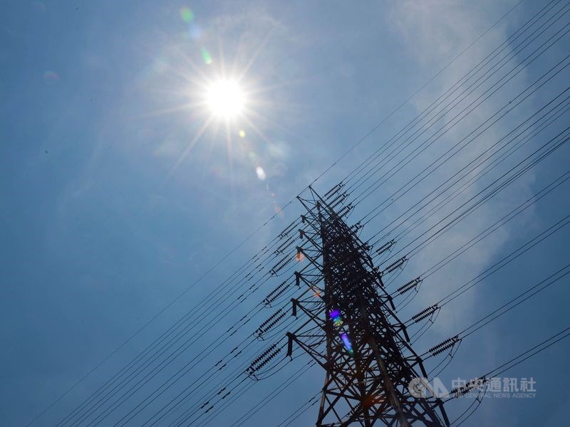 經濟部12日公布2019、2020年全國電力資源供需報告,由於廠商擴廠需求增加,估計2021年至2027年每年用電平均成長2.5%。(中央社檔案照片)