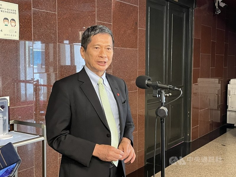針對文策院旗下CCC創作集平台預算編列及編輯群集體求去等問題,文化部長李永得(圖)13日在立法院表示,CCC平台一定要留,給文策院2週時間解決。中央社記者葉冠吟攝 110年5月13日