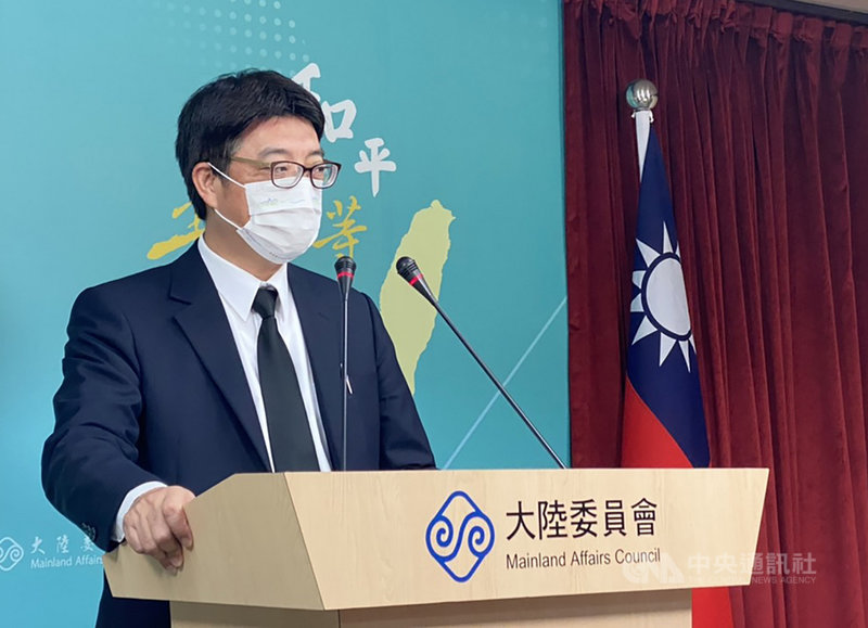 台灣駐港機構8名人員今年內將全數因簽證到期必須返台。陸委會發言人邱垂正13日在記者會中呼籲,港方應以台港民眾福祉為念,不應設置不必要障礙;並強調會「堅持到底」,維持館處正常運作。中央社記者賴言曦攝 110年5月13日