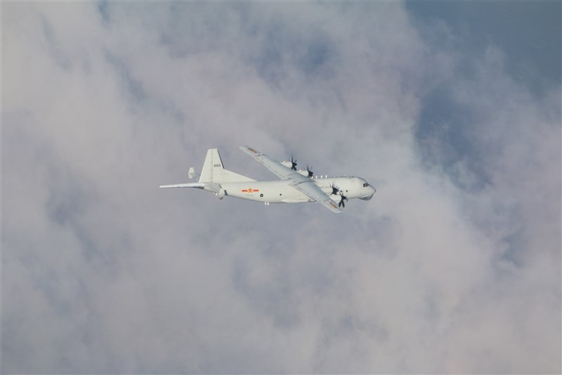 1架運8反潛機侵擾台灣西南防空識別區;空軍派遣空中巡邏兵力應對、廣播驅離、防空飛彈追蹤監控。圖為運8反潛機同型機。(圖取自國防部網頁mnd.gov.tw)