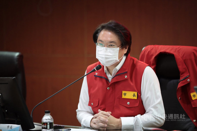 因應國內武漢肺炎(2019冠狀病毒疾病、COVID-19)疫情,基隆市長林右昌(圖)14日在市府疫情應變會議中表示,在娛樂漁船業者建議下,市府從善如流,宣布基隆嶼即日起封島1個月。(基隆市政府提供)中央社記者沈如峰基隆傳真 110年5月14日