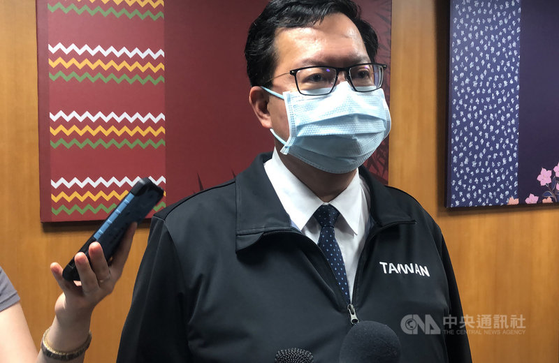 國內疫情短期內急遽升溫,桃園市長鄭文燦14日傍晚主持防疫會議時表示,現在很重要的是醫療資源的整備,必須要保留醫療量能。中央社記者葉臻攝 110年5月14日