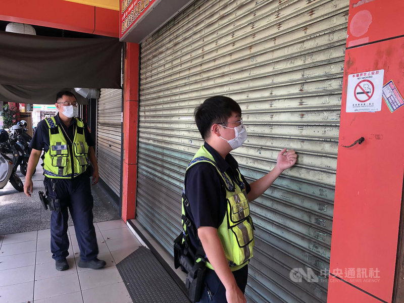 國內疫情緊張,台中市政府要求相關娛樂場所暫時停業,據傳有業者未依規定停業引起關注,同時社群網站傳出北部有八大行業打算在台中另起爐灶,中市第六警分局隨即展開清查行動。(翻攝照片)中央社記者郝雪卿傳真 110年5月18日