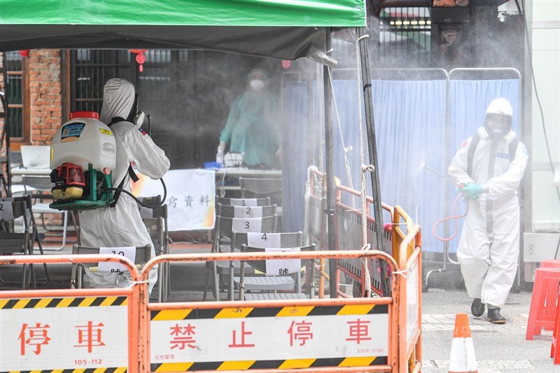 三立新聞台政論節目「新台灣加油」標題使用萬華病毒字樣,NCC 10日表示,已發函電視台改進。(中央社檔案照片)