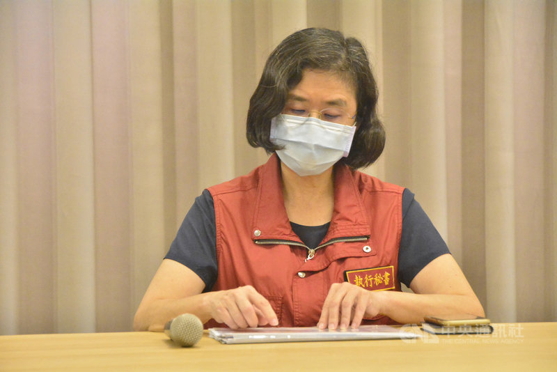 新北市政府衛生局長陳潤秋27日表示,武漢肺炎確診個案至今仍在校正回歸,「對地方衛生局造成很大的困擾」,不利後送、疫調、研判與防疫。中央社記者黃旭昇新北攝 110年5月27日
