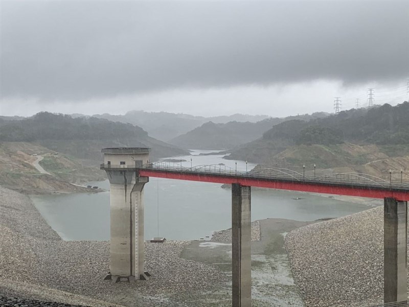 梅雨鋒面報到,新竹地區30日降雨,水利署北區水資源局依氣象局預報,預估此波梅雨能為新竹縣2座水庫帶來68萬噸的總降雨效益。圖為寶二水庫。(北水局提供)中央社記者魯鋼駿傳真 110年5月30日