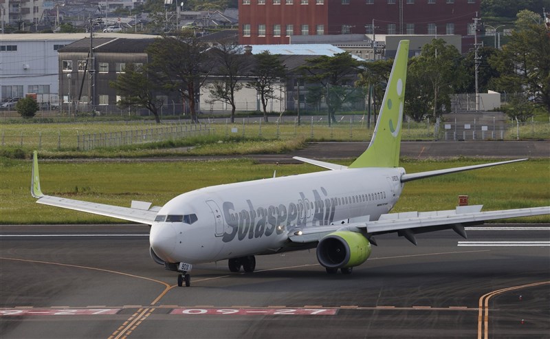 日本兩家國內線廉價航空公司宣布將進行整併,分別是以北海道為據點的AIR DO航空,以及以九州為據點的Solaseed航空。(共同社)