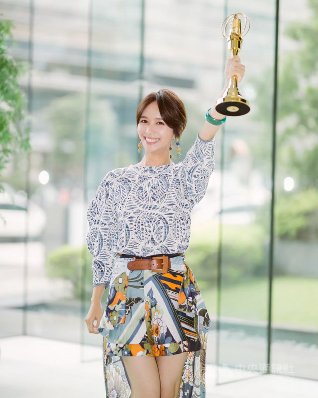 「客家妹」陳明珠2019年以廣播節目「客家妹來打卡」,獲得第54屆廣播金鐘獎教育文化節目主持人獎。(洒落嚴選行提供)中央社記者葉冠吟傳真 110年6月1日