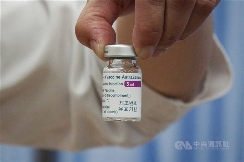 日本政府決定將多出的124萬劑AZ疫苗供應台灣，預計4日運抵。（中央社檔案照片）
