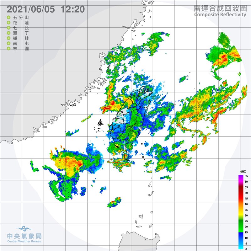 中央氣象局5日上午啟動今年首次大規模或較劇烈豪雨作業,兩度發布中南部大雨及豪雨特報,提醒中南部9縣市應防強降雨。(圖取自中央氣象局網頁cwb.gov.tw)
