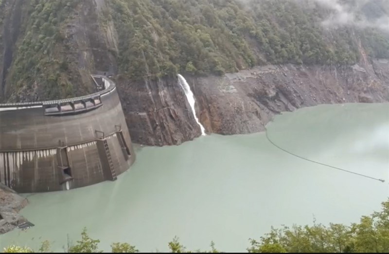 梅雨鋒面及彩雲颱風近日為台灣帶來1.9億噸雨量,苗栗、台中、北彰化地區分區供水警報解除;「旱象指標」德基水庫蓄水率回升至10%。(民眾提供)中央社記者趙麗妍傳真 110年6月6日