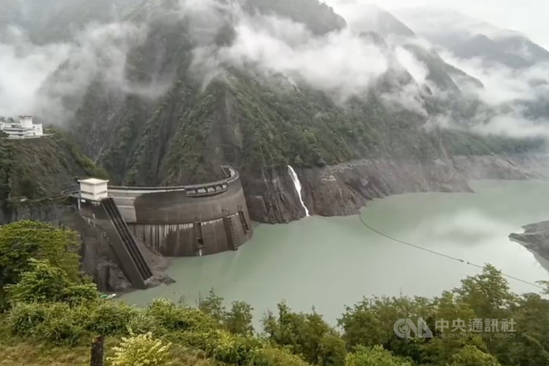 幾波鋒面帶來雨水，德基水庫獲得水量挹注，水位逐漸上升。（民眾提供）中央社記者趙麗妍傳真  110年6月7日