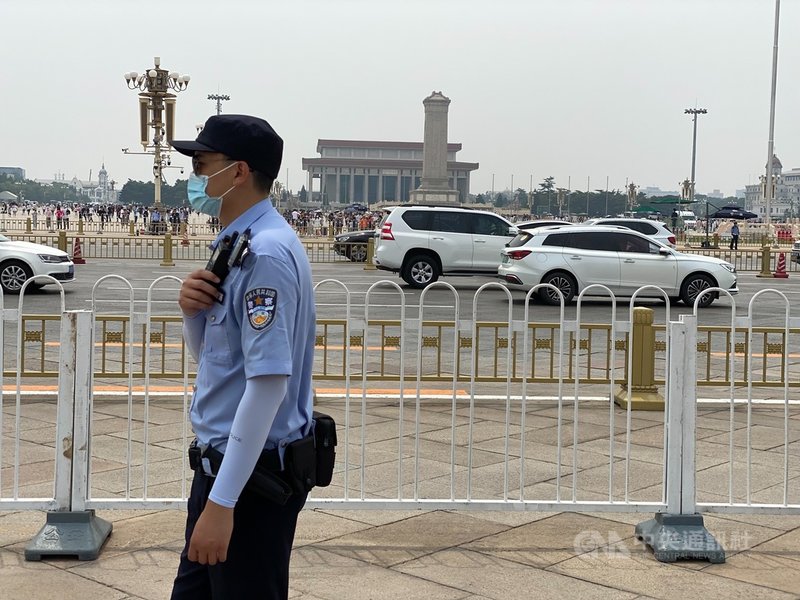 北京警方公告,將於12至13日在天安門地區及長安街沿線舉行建黨百年慶祝大會核心要素演練,周邊道路將實施交通管制。圖為天安門前長安街。中央社記者繆宗翰北京攝 110年6月8日