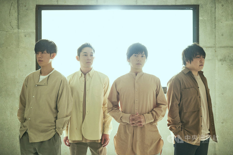 日本樂團凡人譜(flumpool)推出單曲「距離」,他們8日接受台灣媒體視訊聯訪表示,想念台灣美食,盼疫情早日度過,能重新見到台灣歌迷的笑容。(相信音樂提供)中央社記者王心妤傳真 110年6月8日