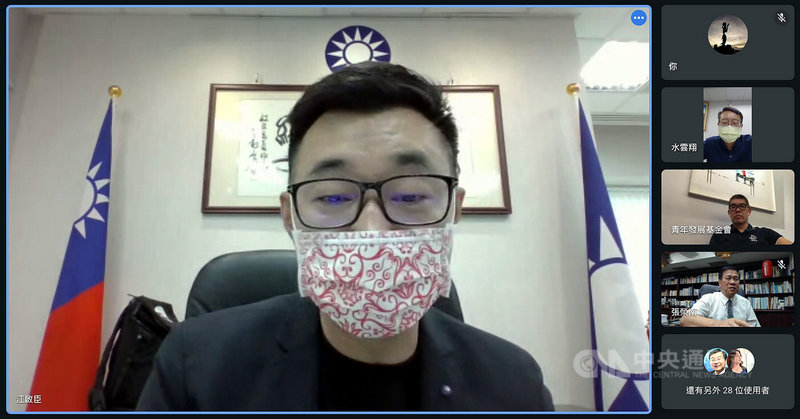 國民黨8日召開工商團體紓困政策記者會,黨主席江啟臣(左)表示,延長三級警戒對工商業、社會經濟造成影響,唯有疫苗才是疫情最終解方。(國民黨提供)中央社記者謝佳珍傳真 110年6月8日