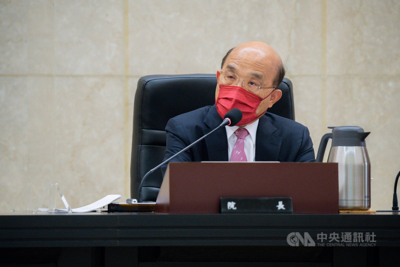 行政院長蘇貞昌10日表示,疫苗非常珍貴,不能再發生有診所未按規定私自施打疫苗的情形,相關機關、醫療院所若未依照接種順序名冊施打,政府將追究刑事、行政之法律責任,防堵相關漏洞。(行政院提供)中央社記者賴于榛傳真 110年6月10日