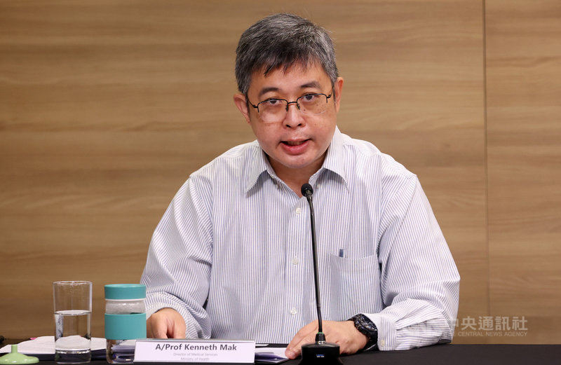 新加坡衛生部醫藥服務總監麥錫威10日表示,開放民眾到藥局購買DIY快速抗原檢測試劑組,初期每人限購10組。(新加坡通訊及新聞部提供)中央社記者侯姿瑩新加坡傳真 110年6月10日